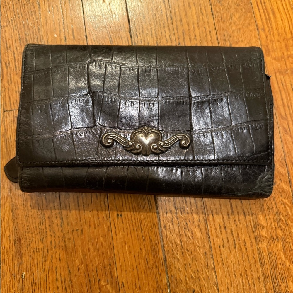 Brighton Black Croc-Embossed Wallet silver heart